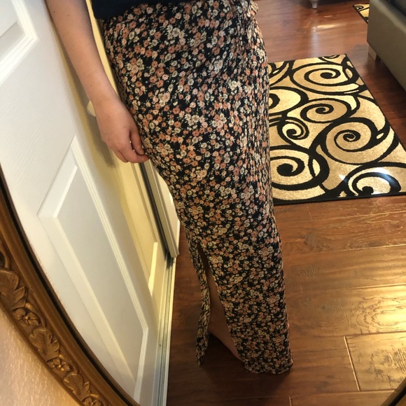 Dresses & Skirts - Beautiful Floral Skirt